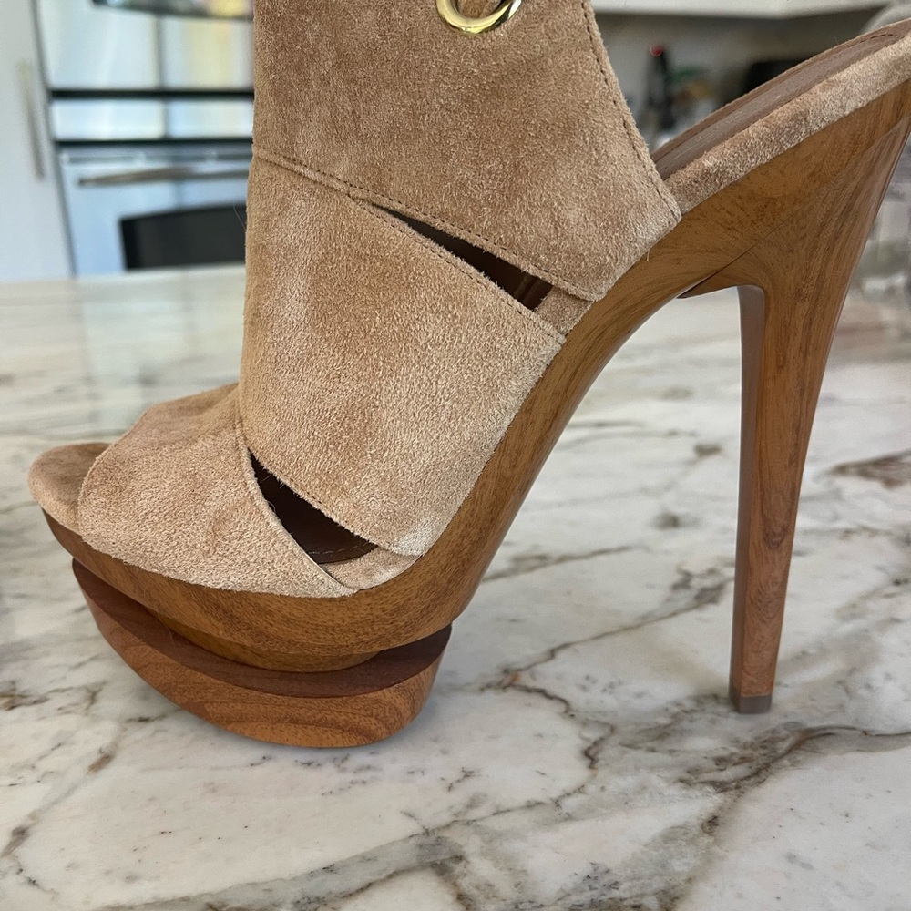 Elegant Beige High Heel Sandals